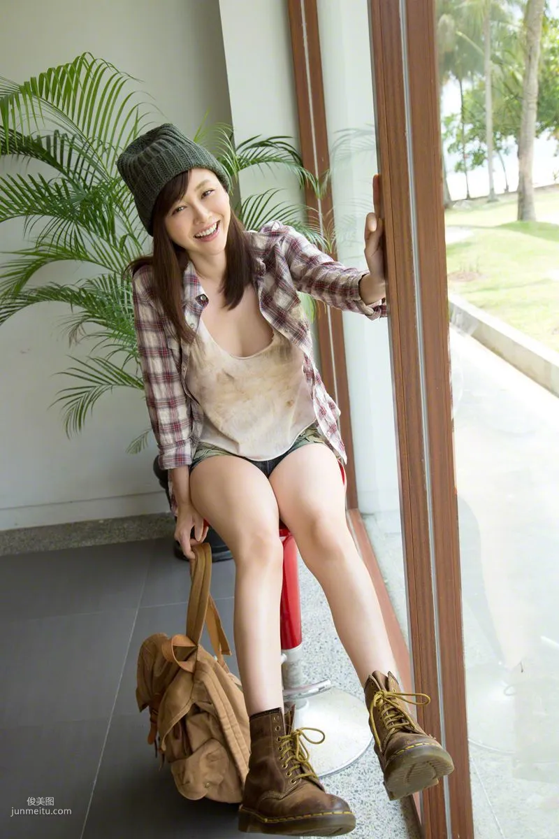 [Wanibooks] NO.128 Anri Sugihara 杉原杏璃 写真集1