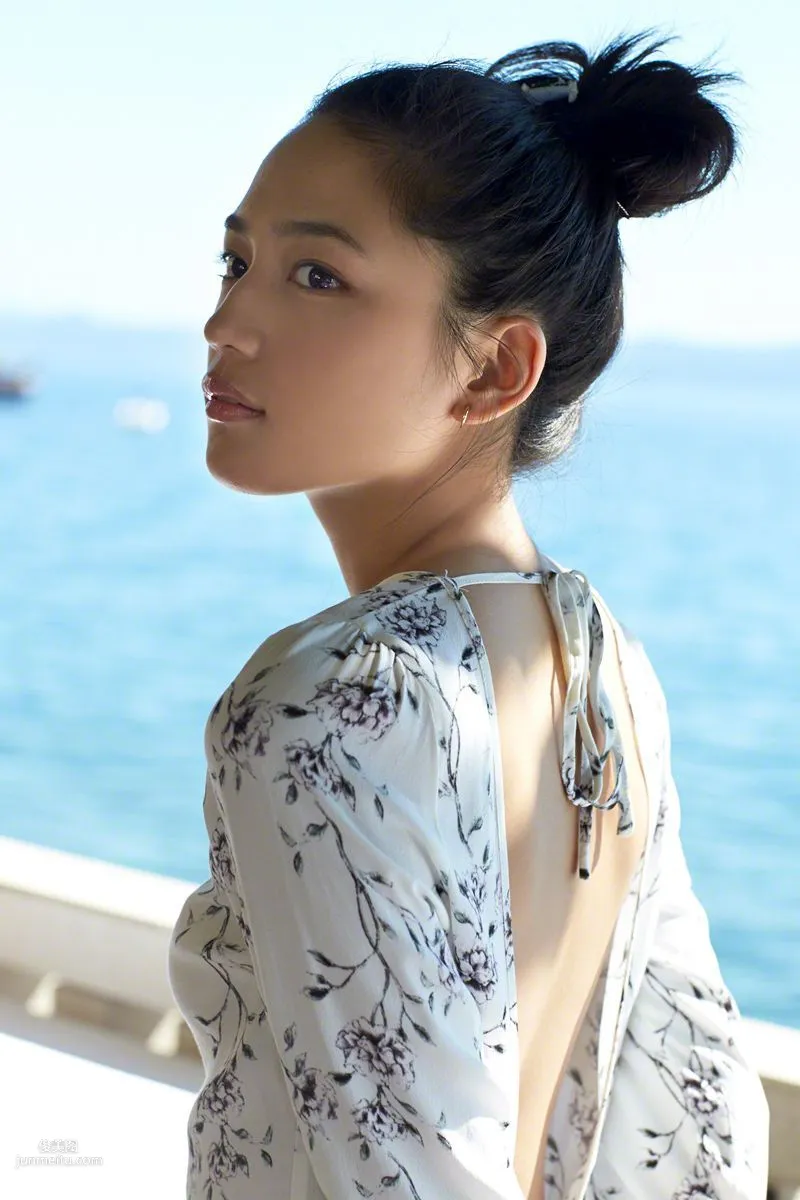 [Wanibooks] NO.132 Haruna Kawaguchi 川口春奈 寫真集 12
