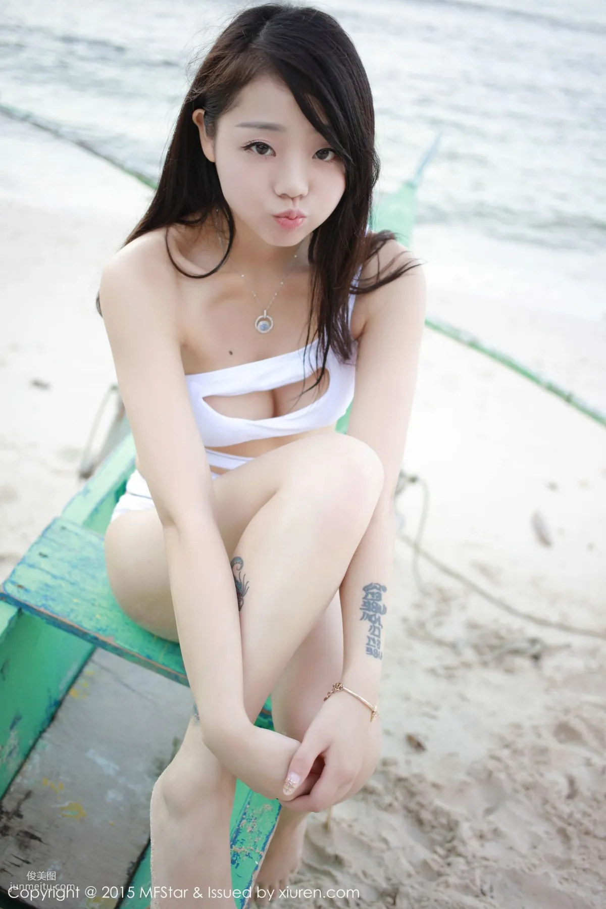 佘貝拉bella《長灘旅拍》2套比基尼系列 [模範學院MFStar] Vol.016 寫真集 28