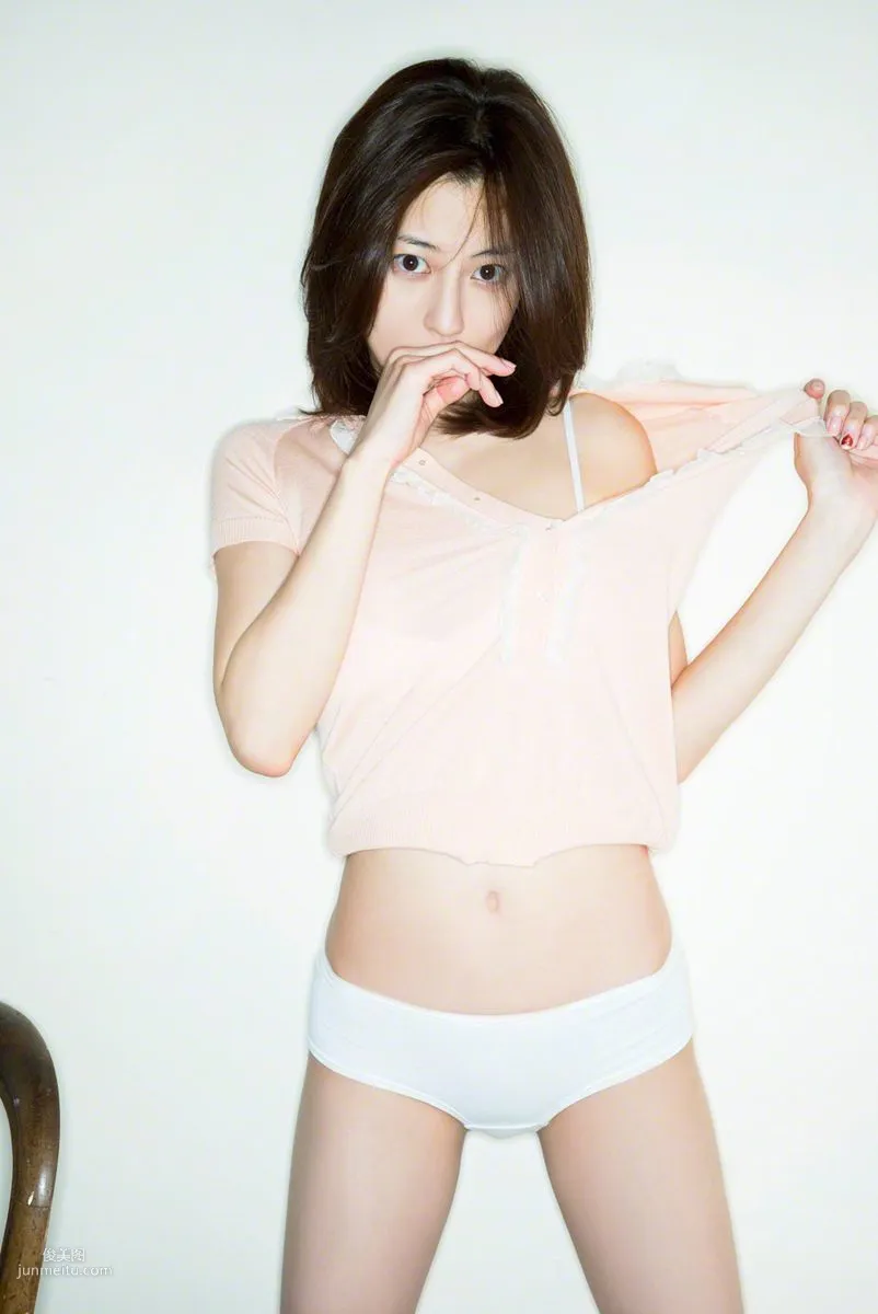 [Wanibooks] NO.136 Yumi Sugimoto 杉本有美 寫真集 144