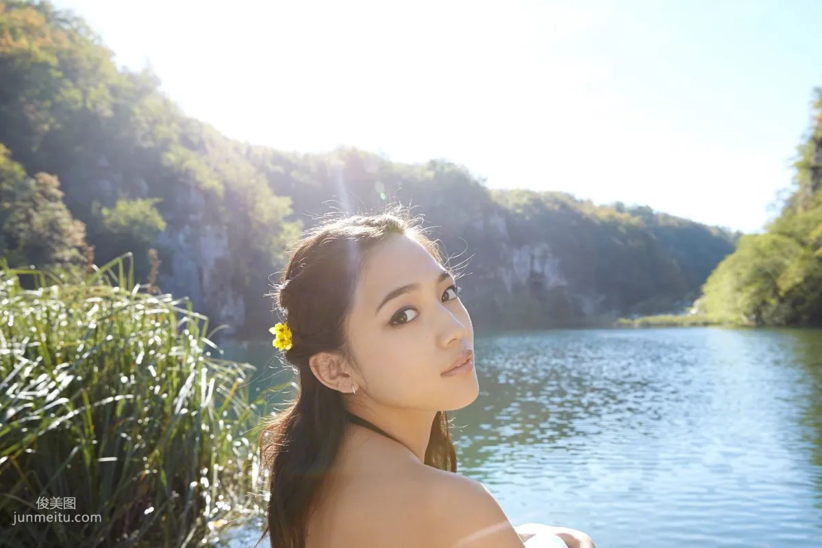 [Wanibooks] NO.132 Haruna Kawaguchi 川口春奈 寫真集 77