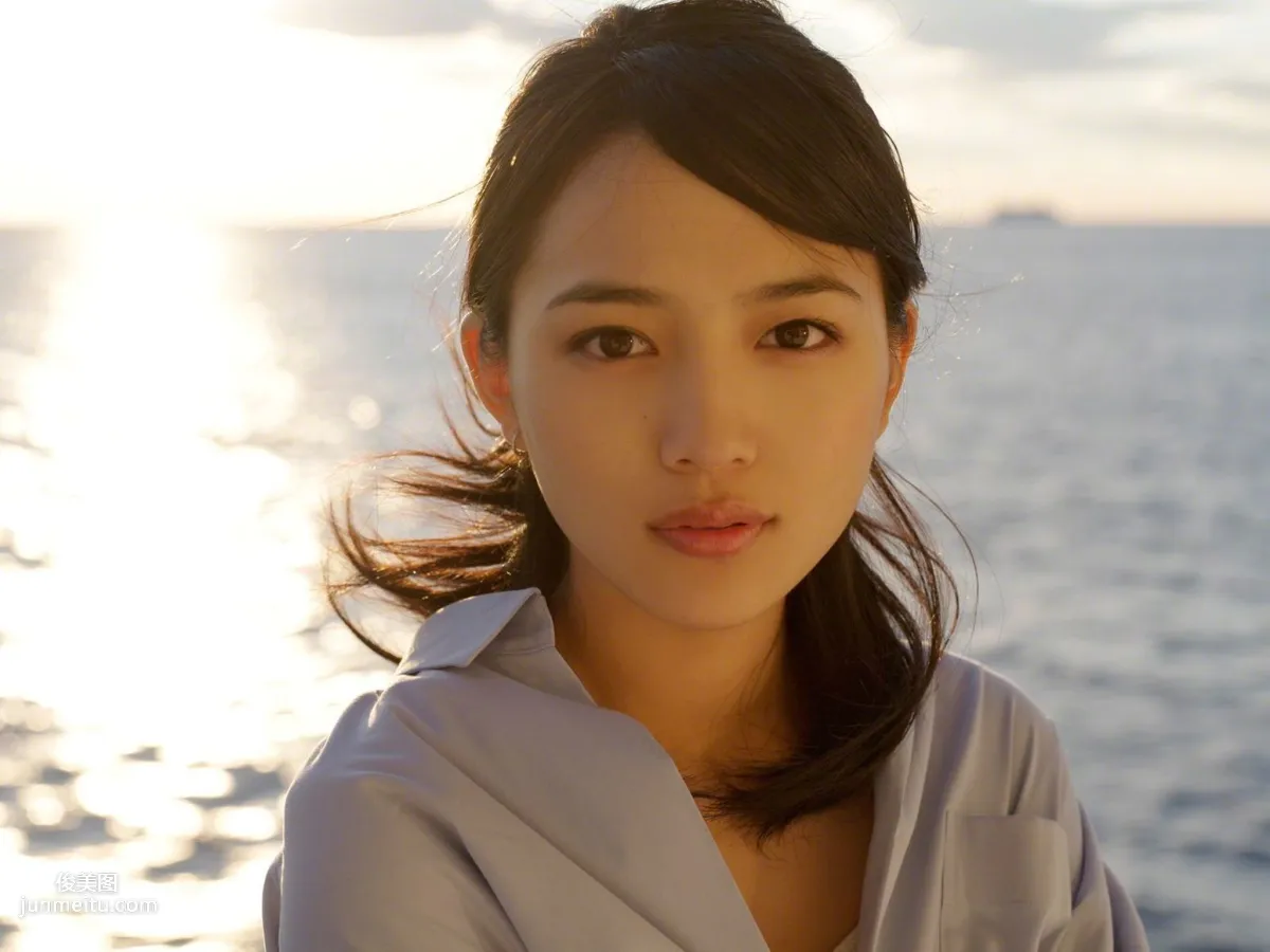 [Wanibooks] NO.132 Haruna Kawaguchi 川口春奈 寫真集 25