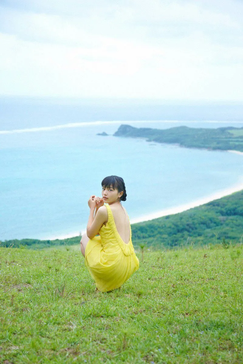 [Wanibooks] NO.100 Haruna Kawaguchi 川口春奈 寫真集 75