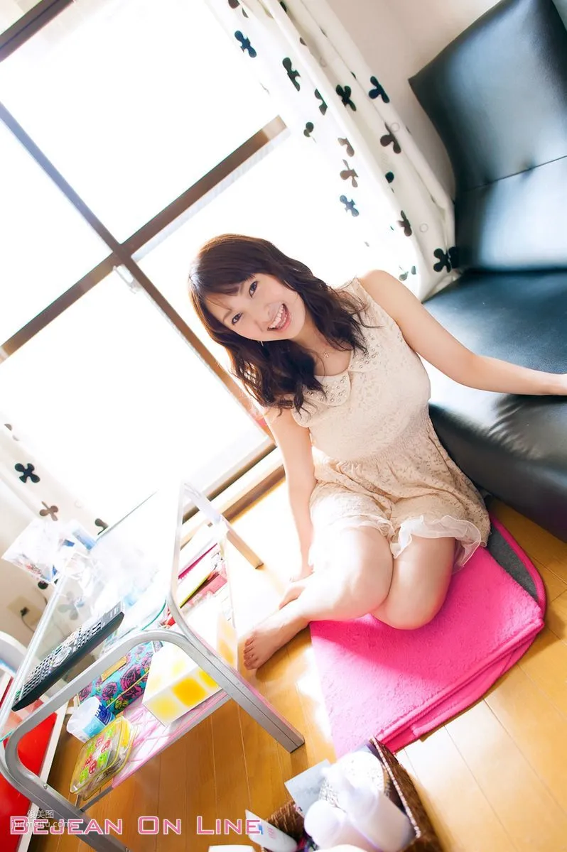 部屋撮りッ！ Tomomi Nakagawa 中川朋美 [Bejean On Line] 寫真集 1
