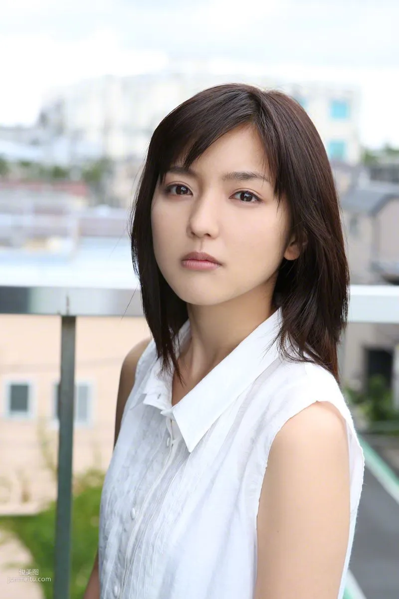 [Wanibooks] NO.131 Erina Mano 真野恵裡菜 寫真集 29