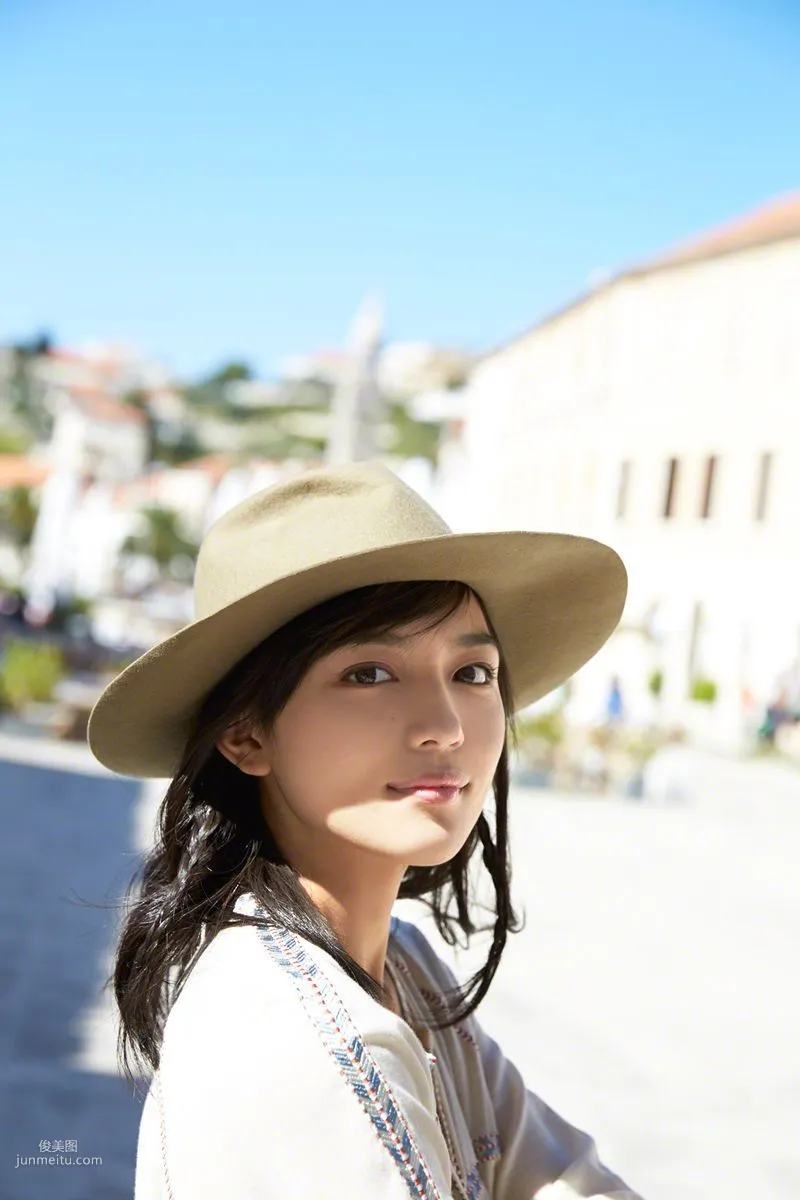 [Wanibooks] NO.132 Haruna Kawaguchi 川口春奈 寫真集 54