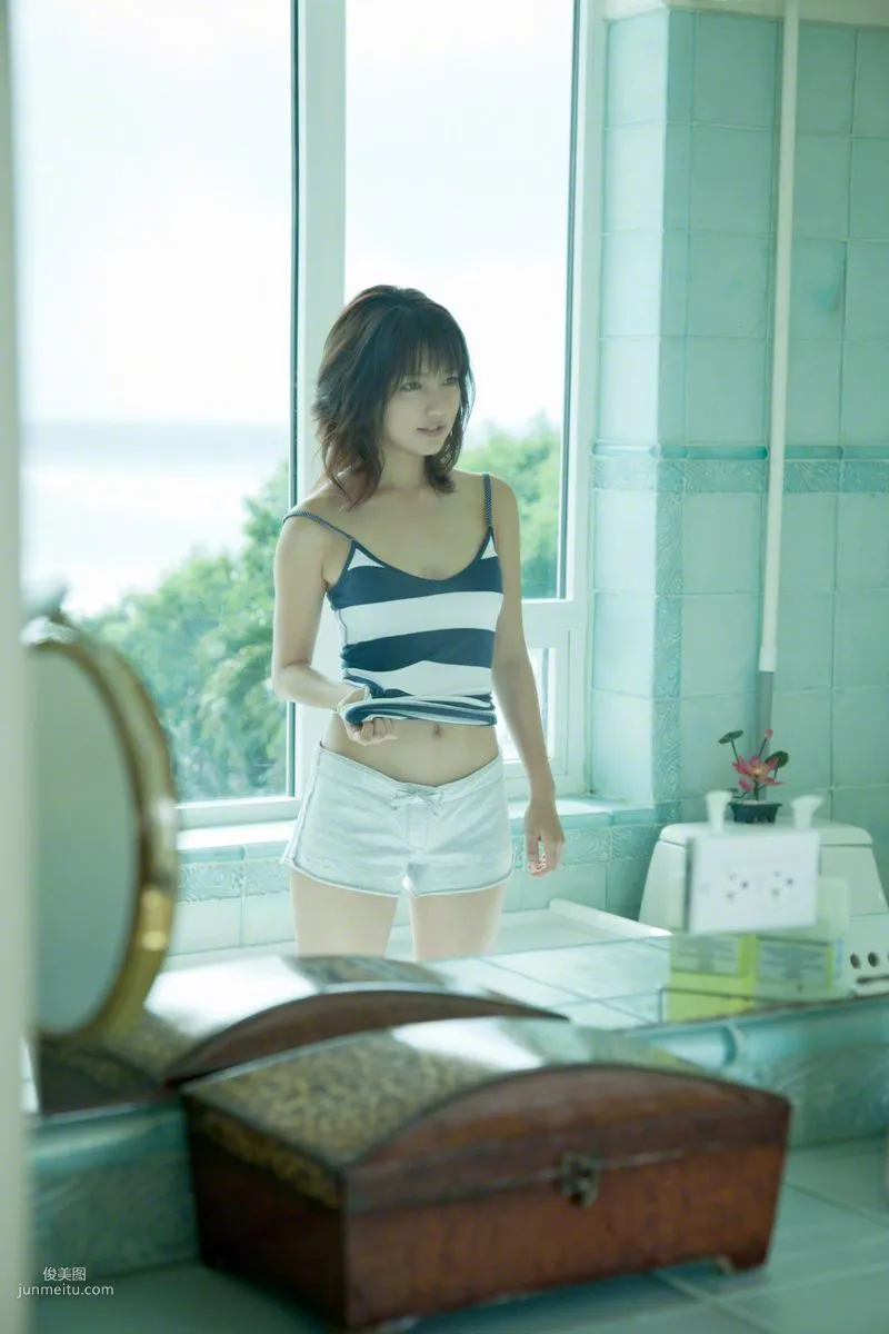 [Wanibooks] NO.117 Erina Mano 真野恵裡菜 寫真集 50