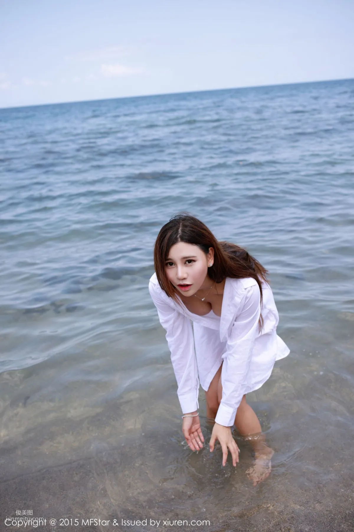 Milk楚楚《龍目島旅拍》白襯衫+束縛比基尼 [模範學院MFStar] Vol.026 寫真集 14