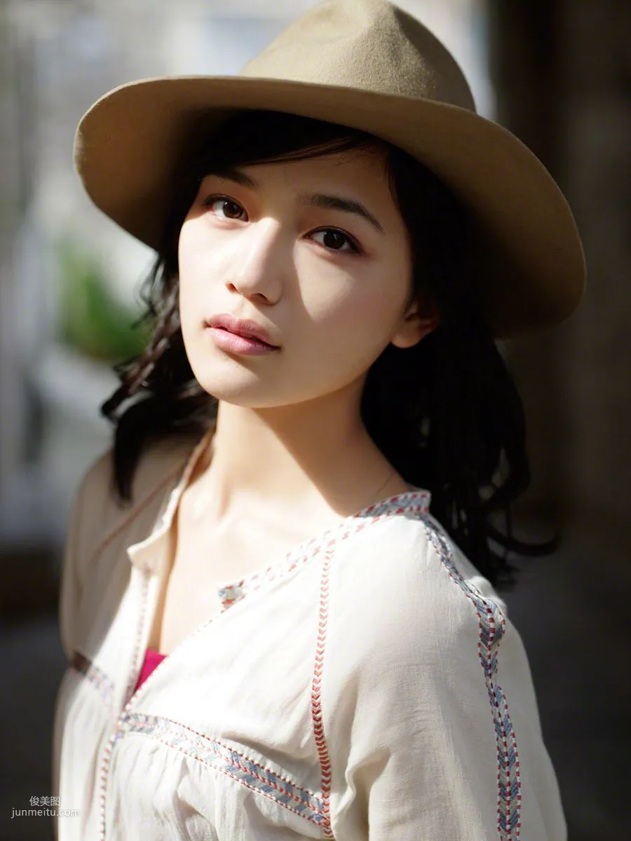 [Wanibooks] NO.132 Haruna Kawaguchi 川口春奈 寫真集 56
