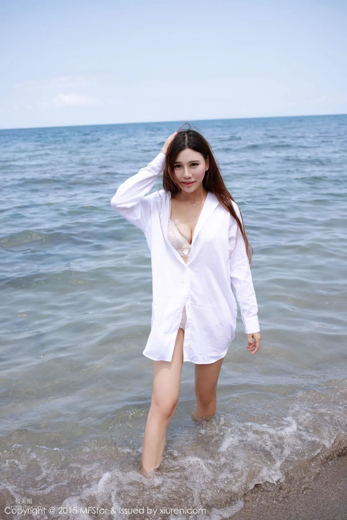 Milk楚楚《龍目島旅拍》白襯衫+束縛比基尼 [模範學院MFStar] Vol.026 寫真集 13