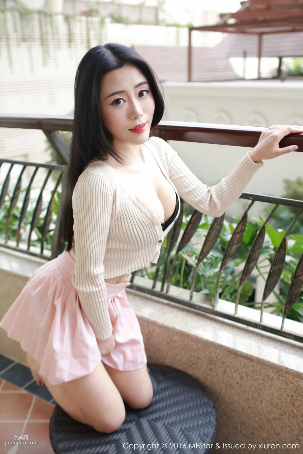 兜豆靓Youlina《3套不同風格的服飾》 [模範學院MFStar] Vol.048 寫真集 43