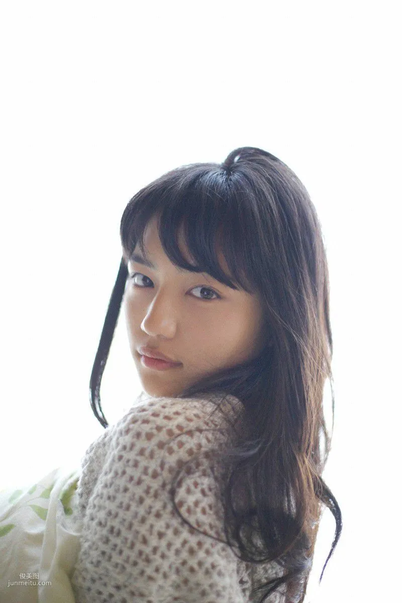 [Wanibooks] NO.100 Haruna Kawaguchi 川口春奈 写真集4