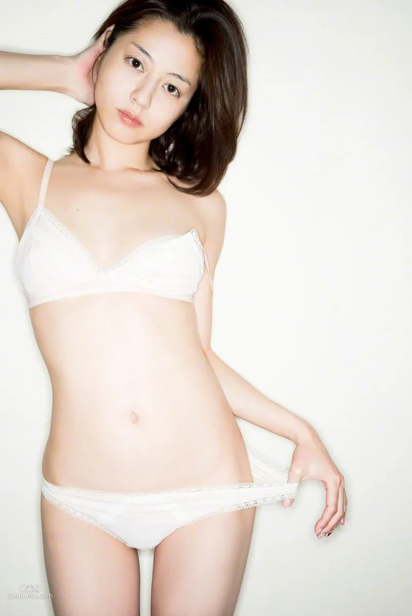 [Wanibooks] NO.136 Yumi Sugimoto 杉本有美 寫真集 147