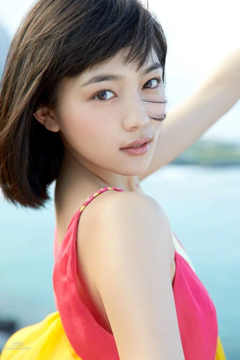 [Wanibooks] NO.132 Haruna Kawaguchi 川口春奈 寫真集 62