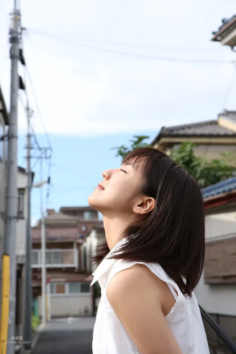 [Wanibooks] NO.131 Erina Mano 真野恵裡菜 寫真集 2