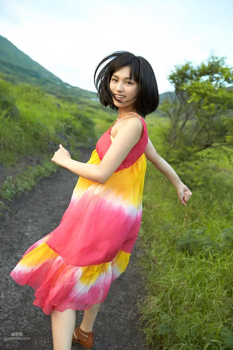 [Wanibooks] NO.132 Haruna Kawaguchi 川口春奈 寫真集 70
