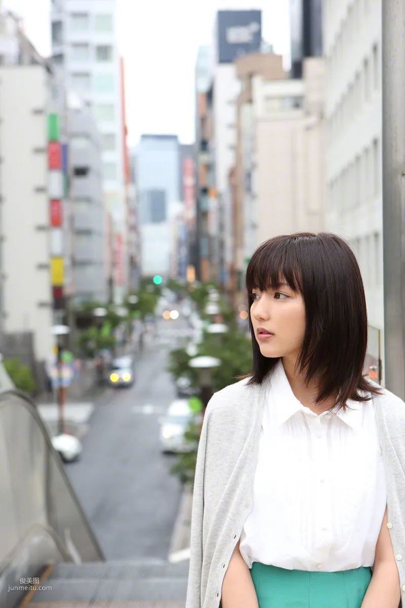 [Wanibooks] NO.131 Erina Mano 真野恵裡菜 寫真集 12