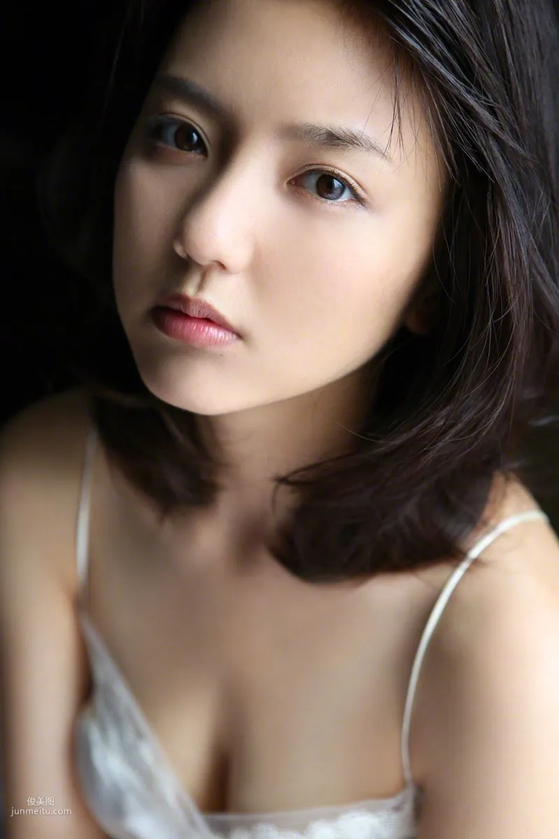 [Wanibooks] NO.131 Erina Mano 真野恵裡菜 寫真集 82