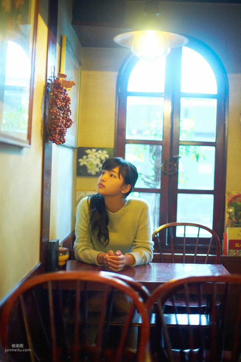 [Wanibooks] NO.100 Haruna Kawaguchi 川口春奈 写真集8
