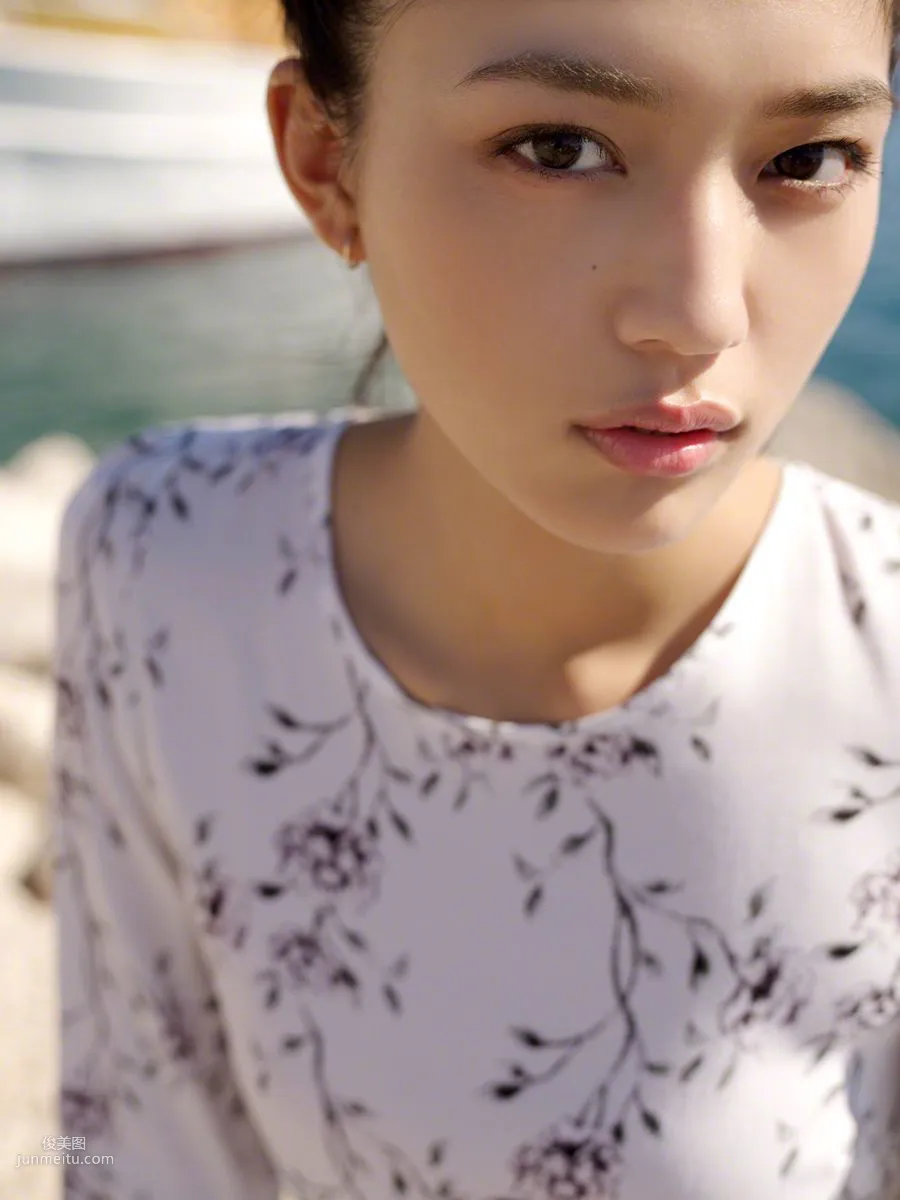 [Wanibooks] NO.132 Haruna Kawaguchi 川口春奈 写真集9