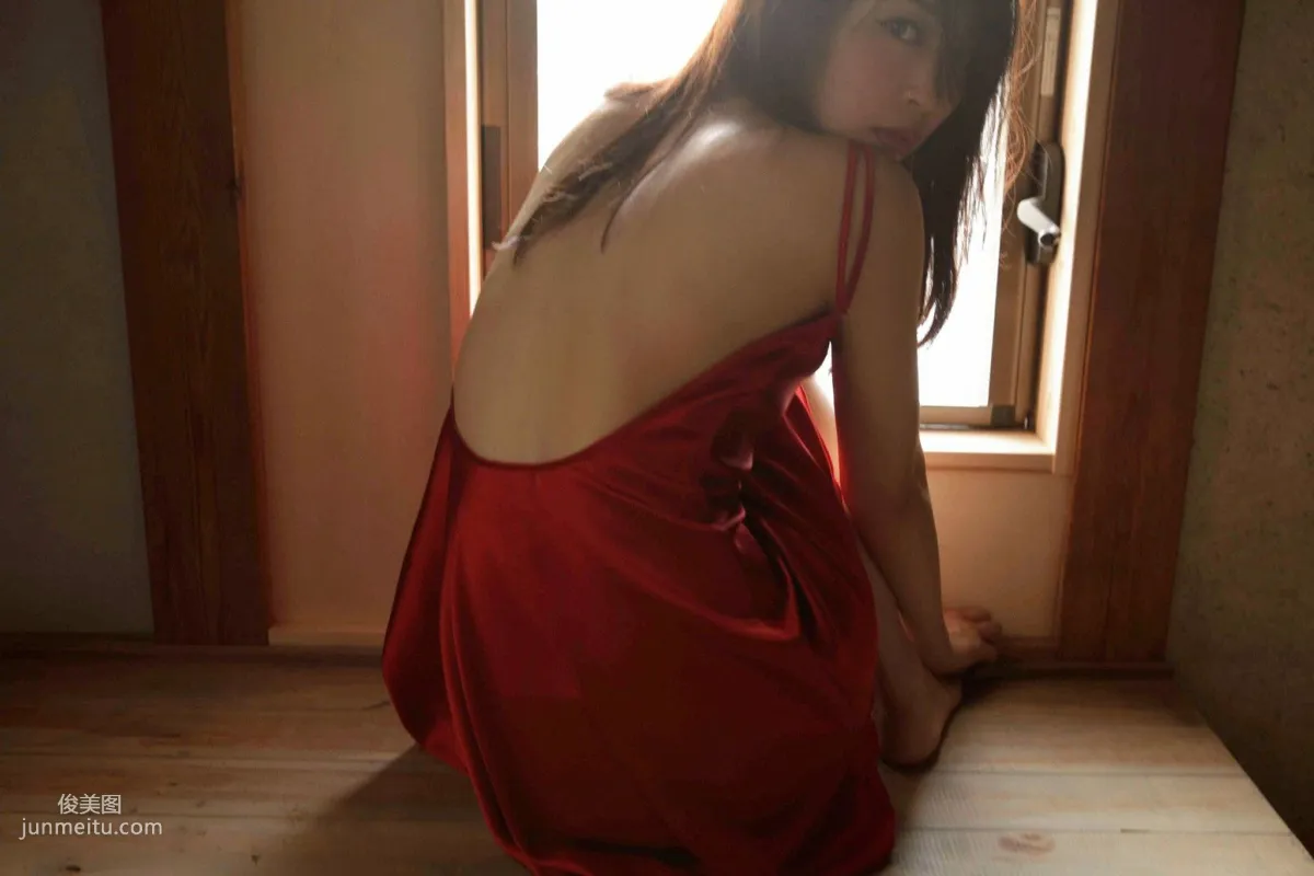 [Wanibooks] NO.99 Mei Kurokawa 黑川芽以 寫真集 96