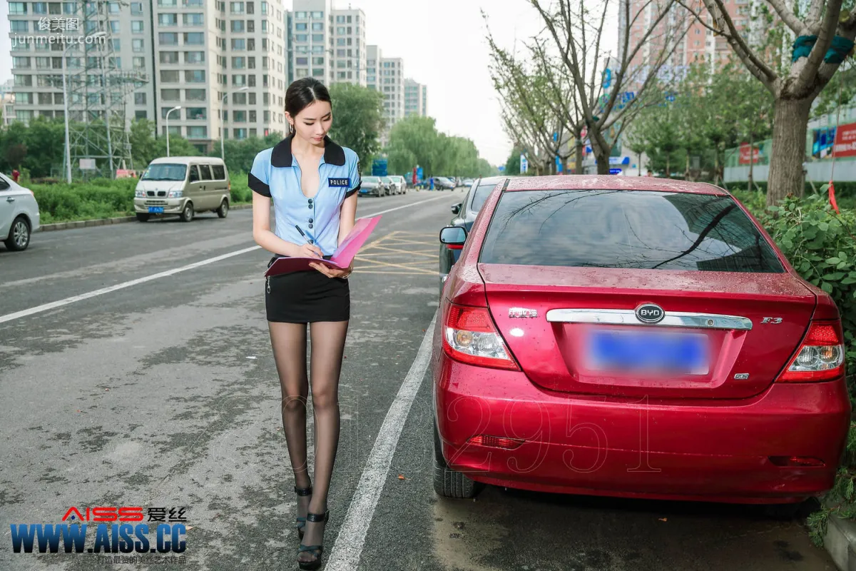 《115CM黑丝长腿女警》 [AISS爱丝] 写真集25