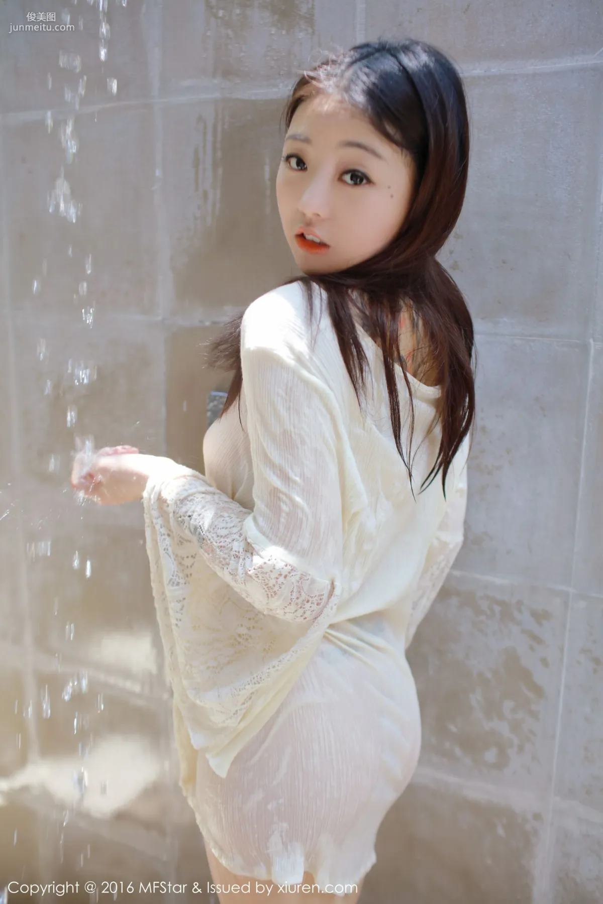 佘貝拉bella《濕身誘惑與激凸福利》 [模範學院MFStar] Vol.072 寫真集 38