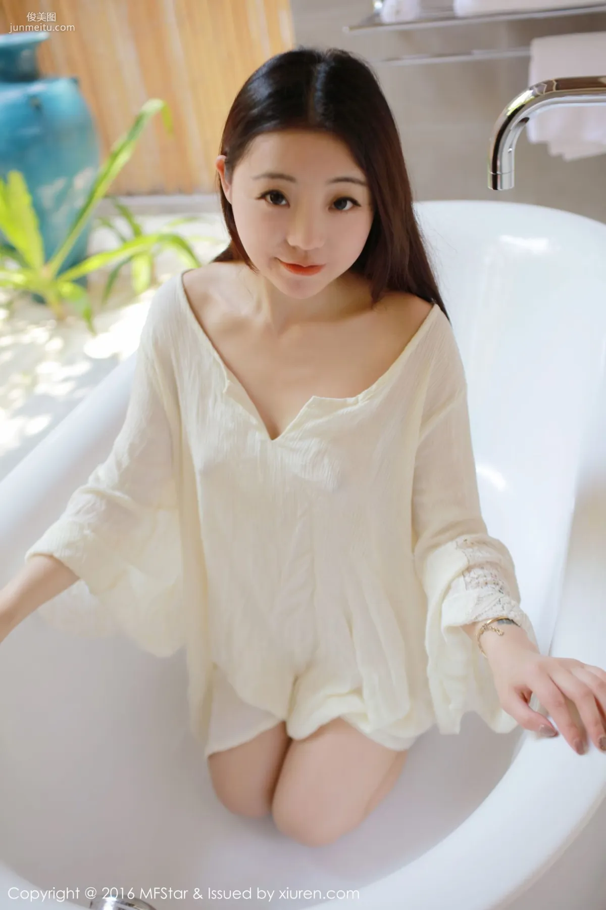 佘貝拉bella《濕身誘惑與激凸福利》 [模範學院MFStar] Vol.072 寫真集 8