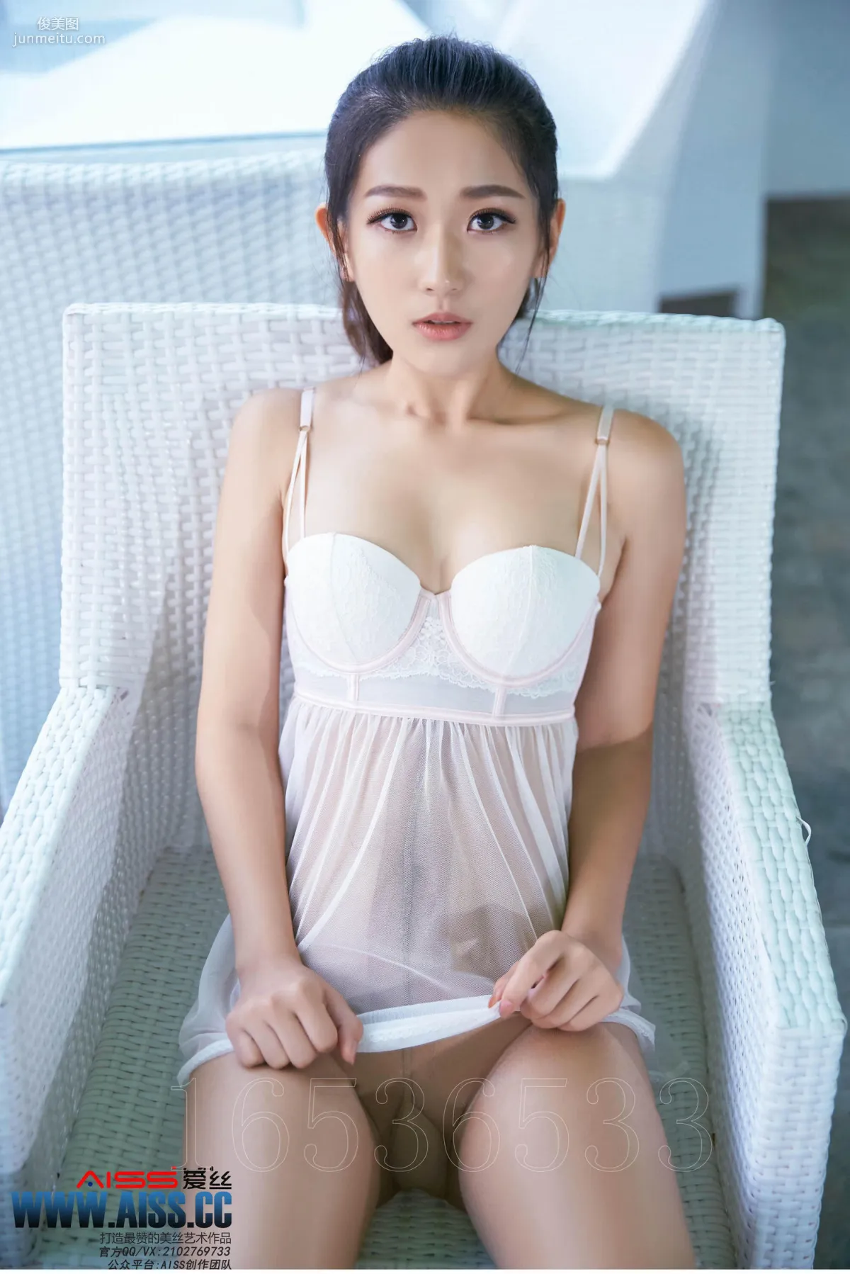 亞美依《穿絲襪的街道》 鑽石版 [AISS愛絲] F6029 寫真集 2