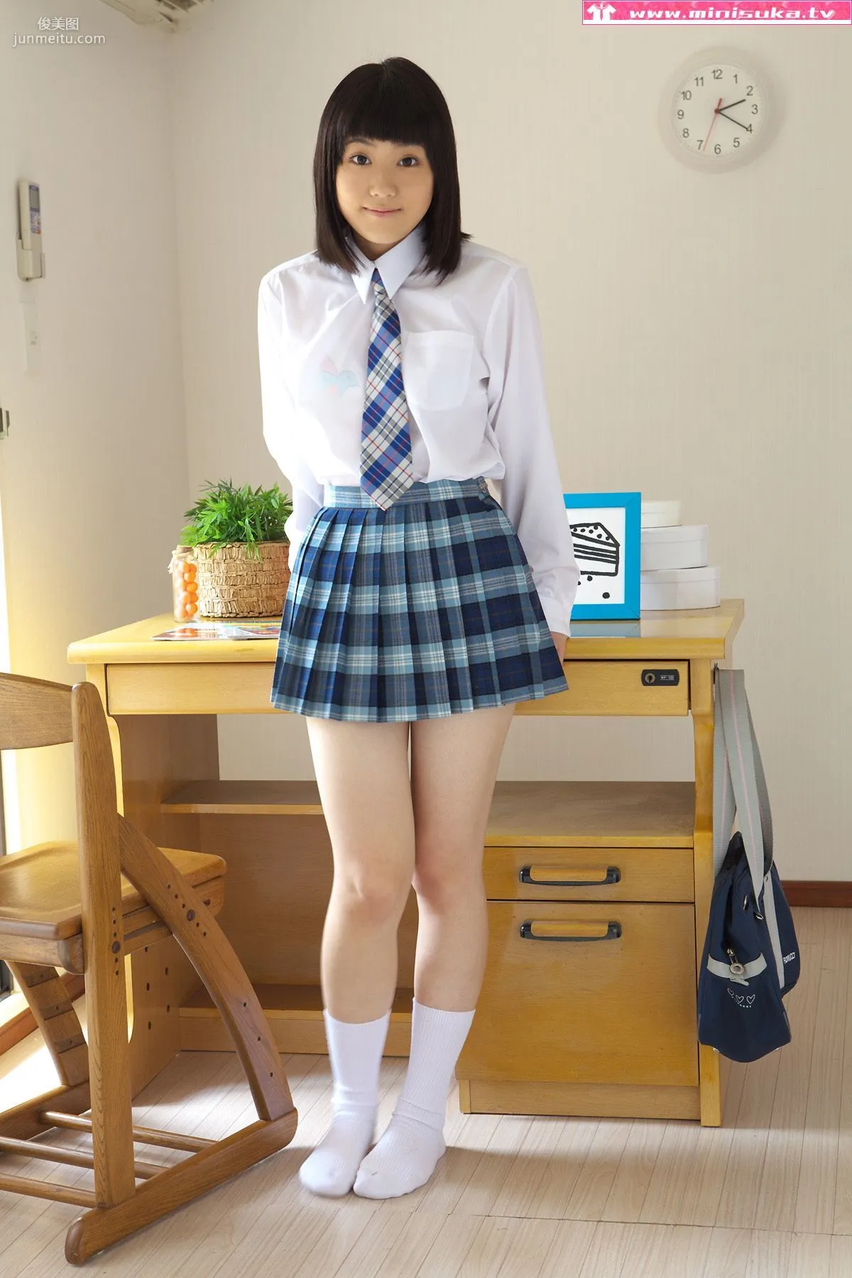 三崎鈴 现役女子高生 [Minisuka.tv] Special Gallery 写真集12