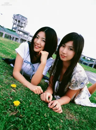 青谷優衣+小田あさ美 [VYJ] 制コレGP ソログラビア Vol.15 寫真集