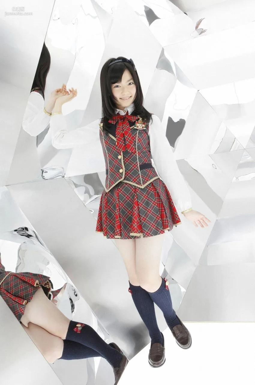 AKB48《WORLD GIRLS》 [VYJ] 写真集30