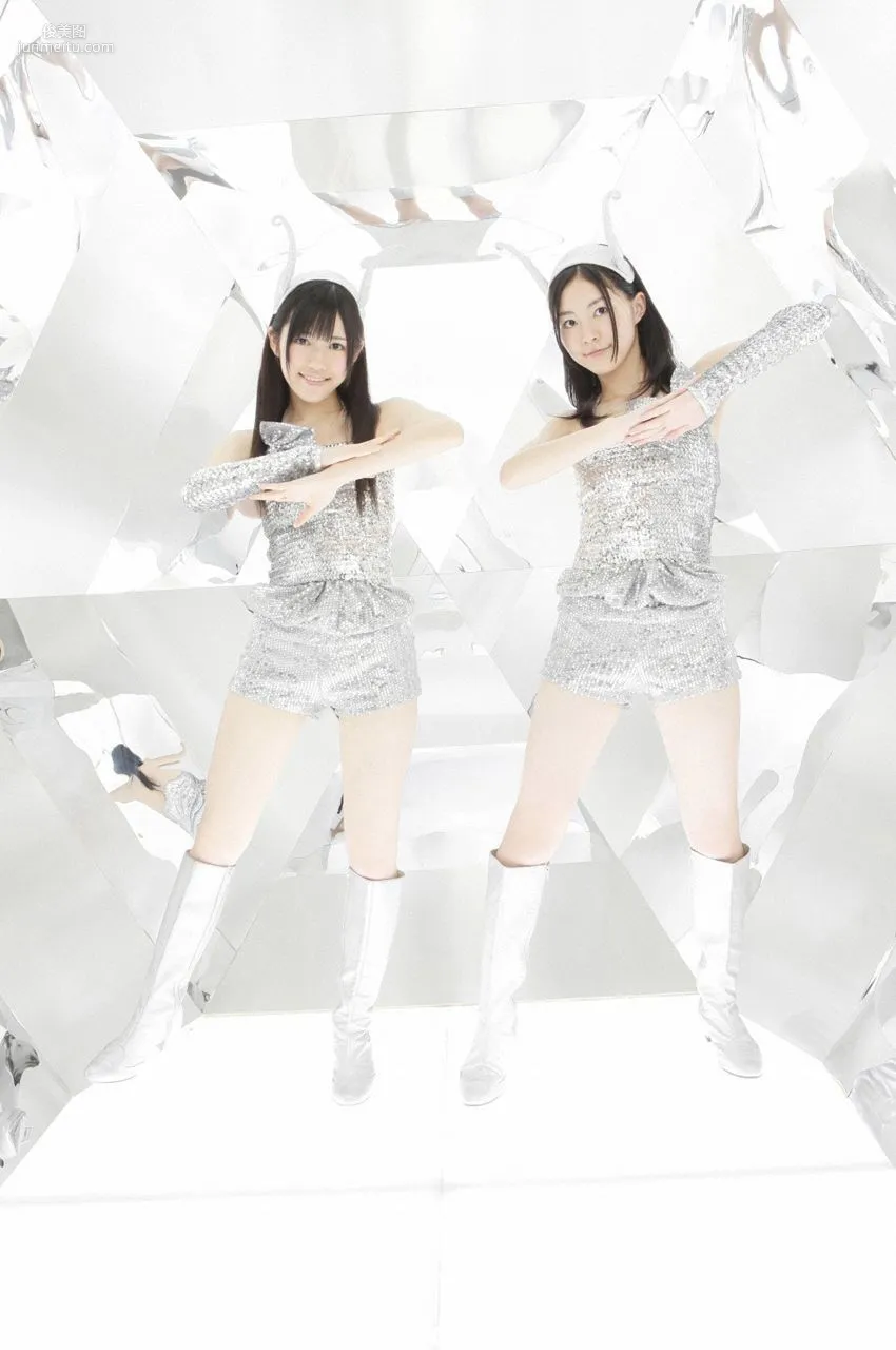 AKB48《WORLD GIRLS》 [VYJ] 写真集37