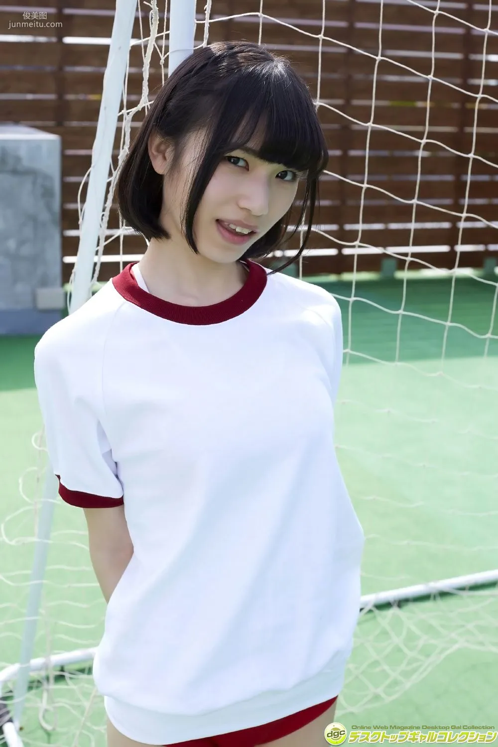 村上りいな《グミとアイドル大好きな美少女の制服物語！》 [DGC] 寫真集 61