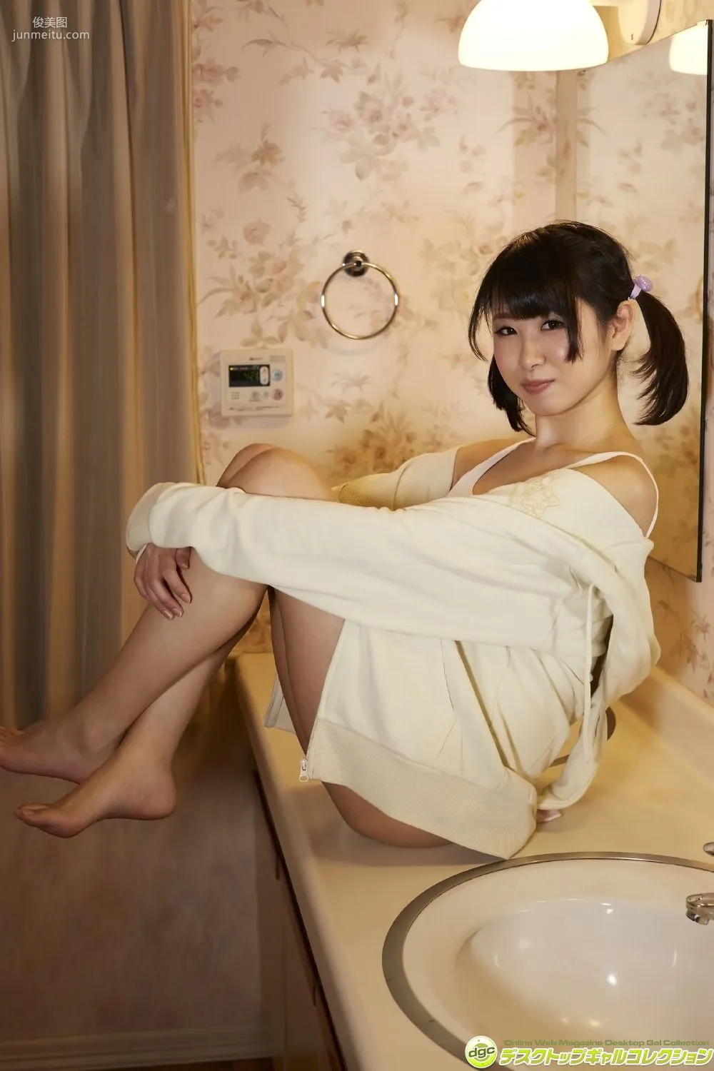 二宮さくら/二宮櫻子《「東京イルミナティ」で活躍Iカップ美少女》 [DGC] 寫真集 82