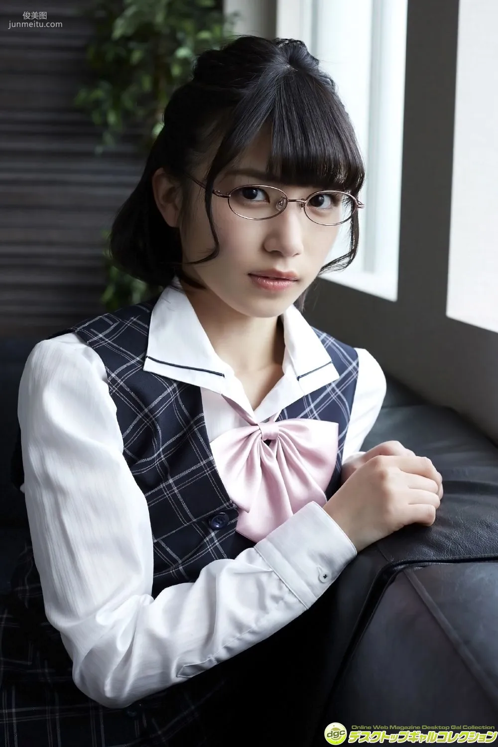 村上りいな《グミとアイドル大好きな美少女の制服物語！》 [DGC] 寫真集 31
