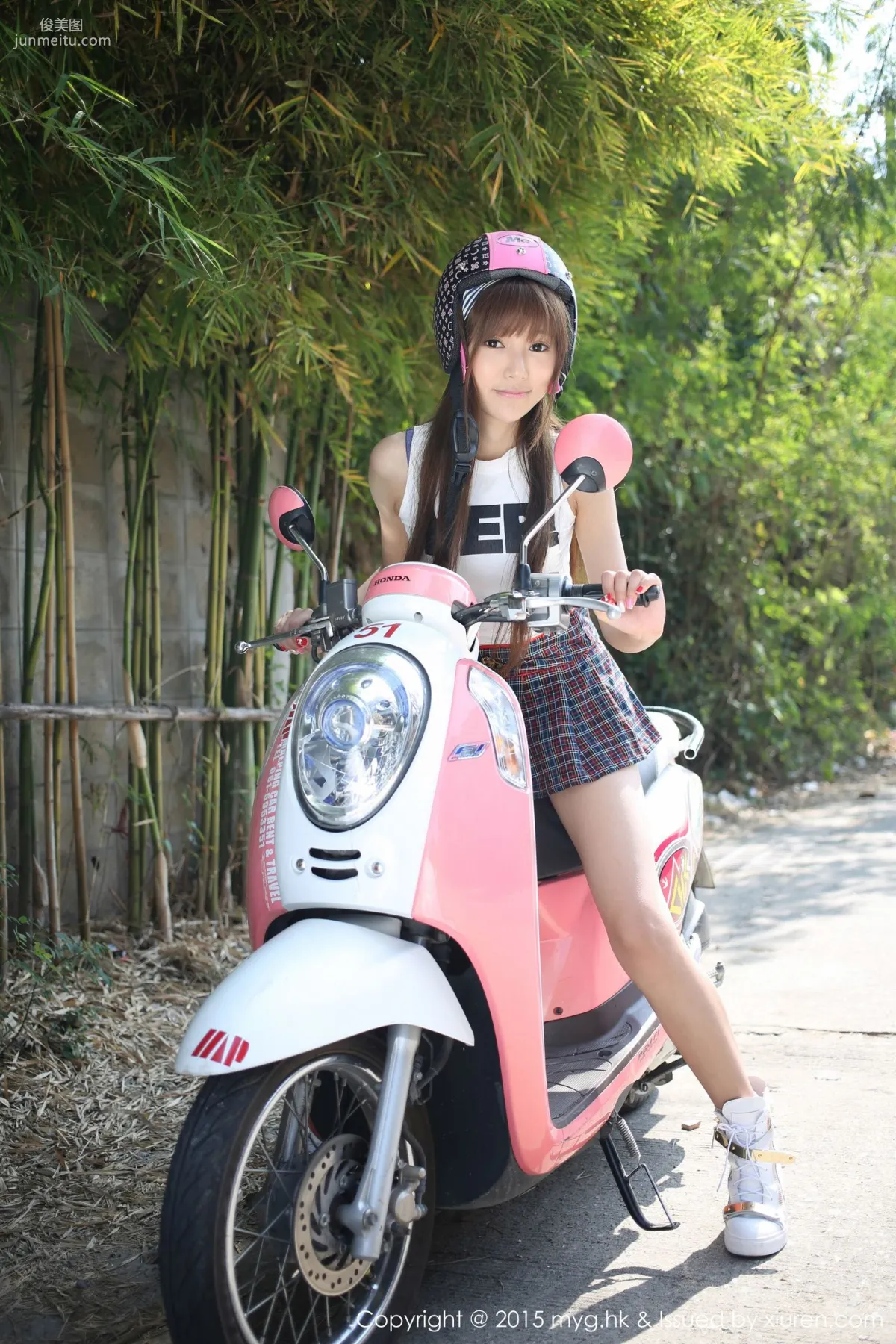 王馨瑤yanni《街拍極品校服少女》 [美媛館MyGirl] Vol.103 寫真集 50