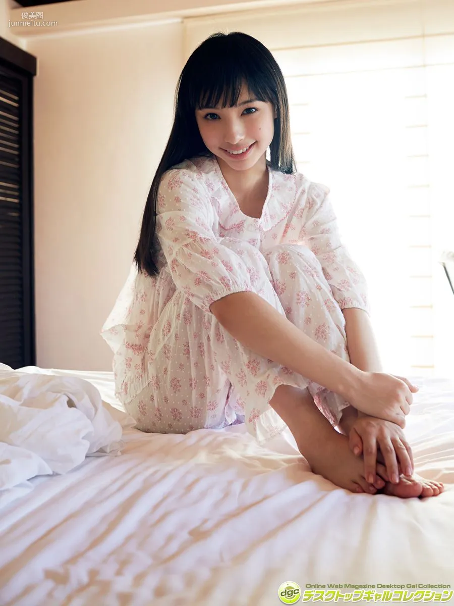 鶴卷星奈《爽やか笑顔とスレンダーボディで大人気！！》 [DGC] 寫真集 2