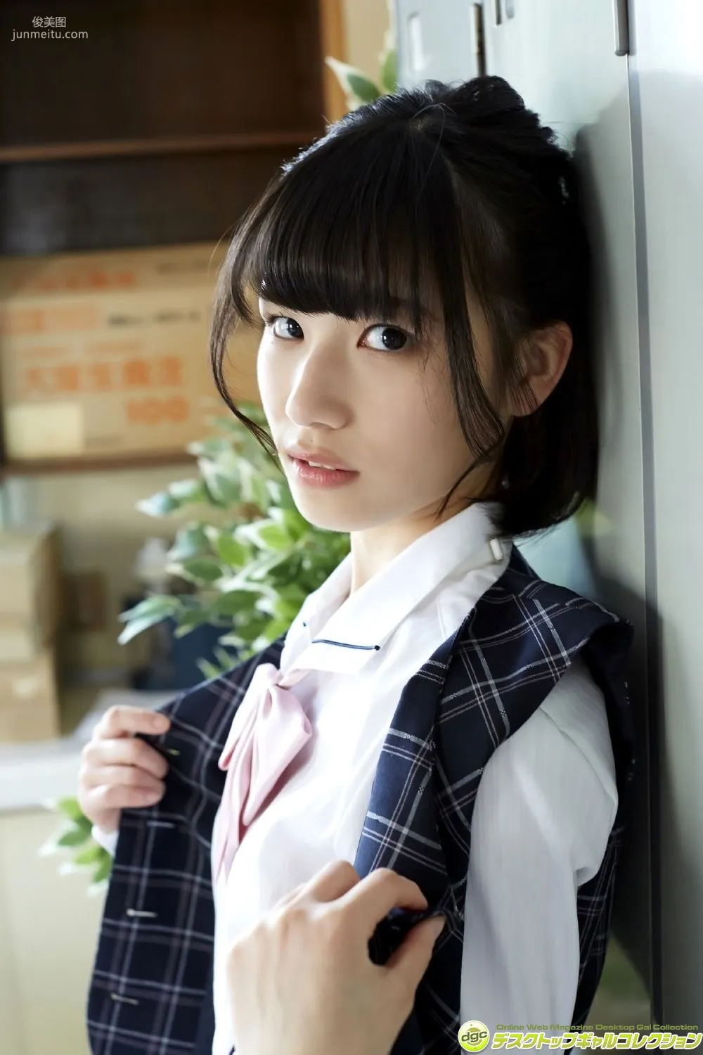 村上りいな《グミとアイドル大好きな美少女の制服物語！》 [DGC] 寫真集 33