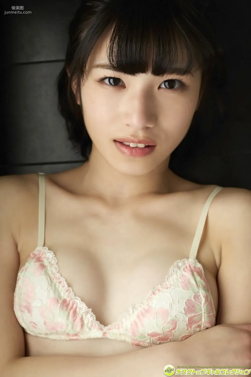 村上りいな《グミとアイドル大好きな美少女の制服物語！》 [DGC] 寫真集 53