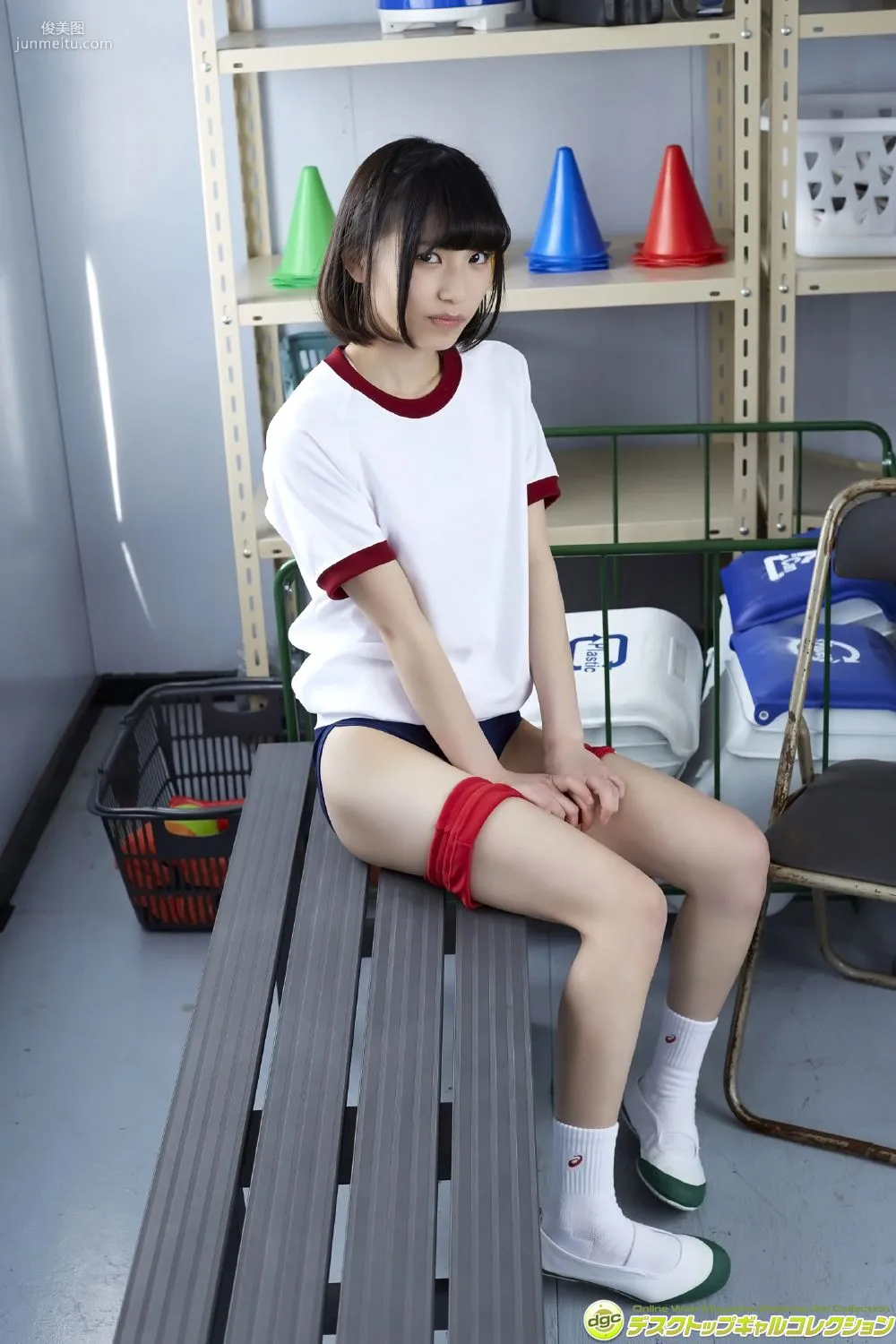 村上りいな《グミとアイドル大好きな美少女の制服物語！》 [DGC] 寫真集 63