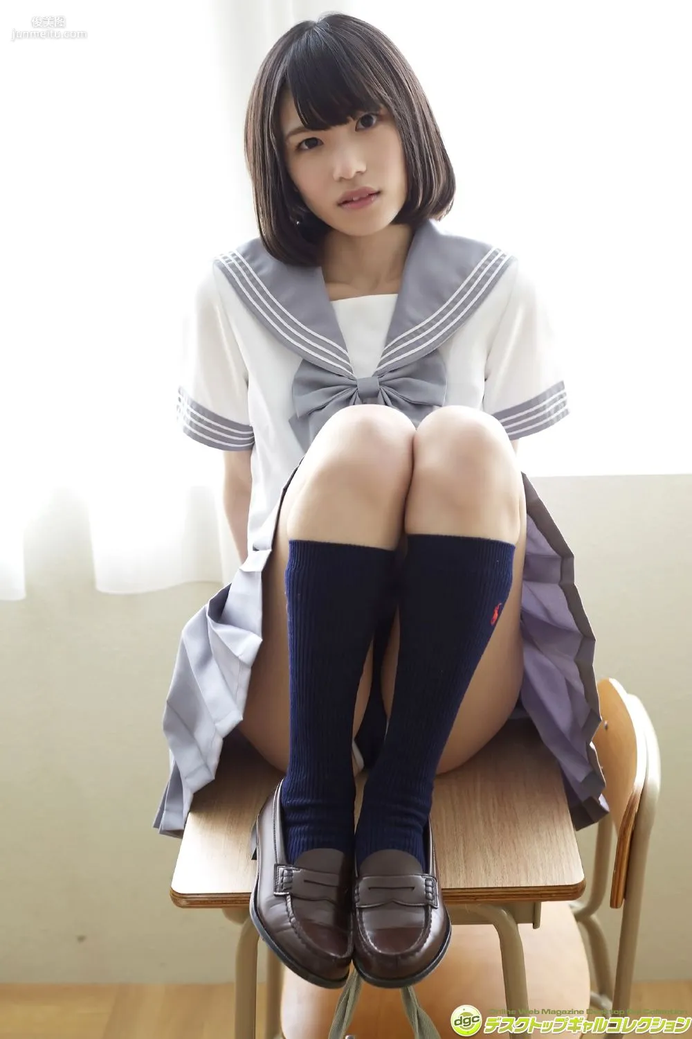 村上りいな《グミとアイドル大好きな美少女の制服物語！》 [DGC] 寫真集 6