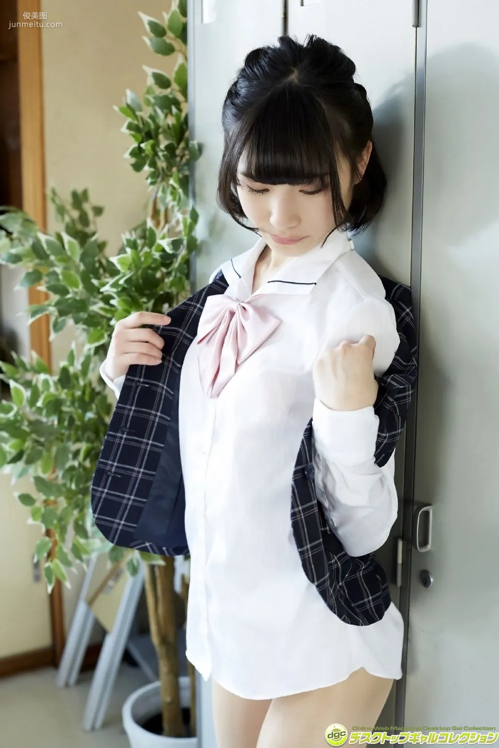 村上りいな《グミとアイドル大好きな美少女の制服物語！》 [DGC] 寫真集 34
