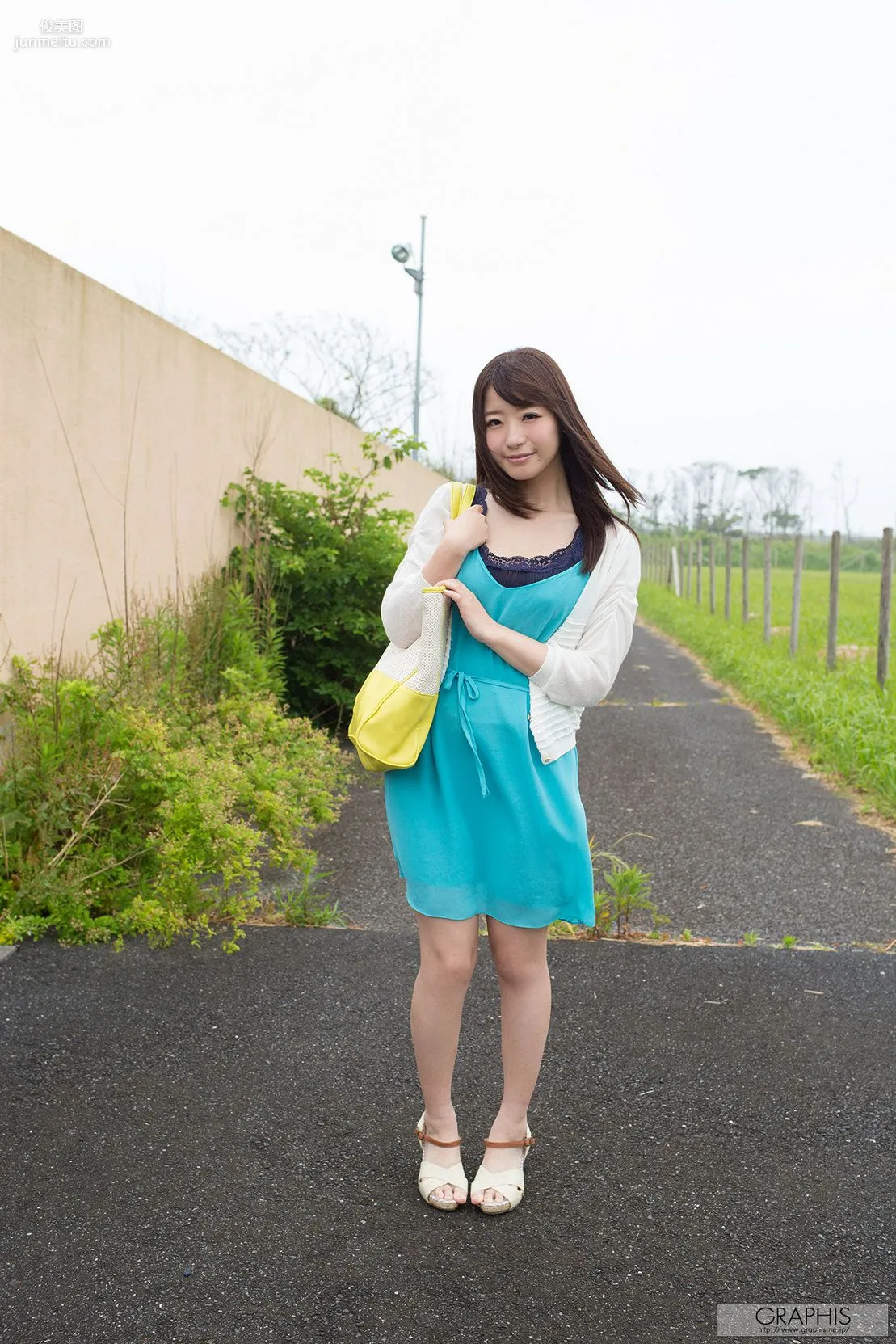 初美沙希《Caucus Race》 [Graphis] Gals 写真集1