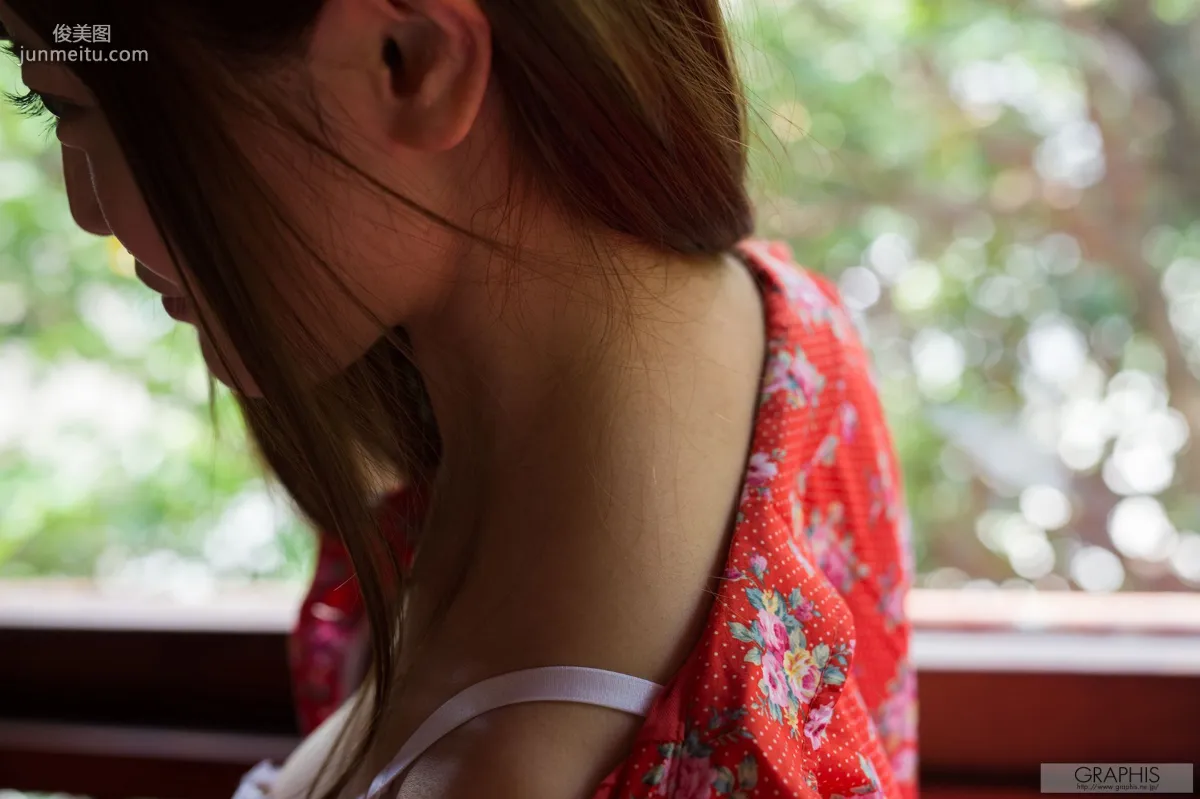 榊梨々亜/榊梨梨亚《Be shy》 [Graphis] Gals 写真集17