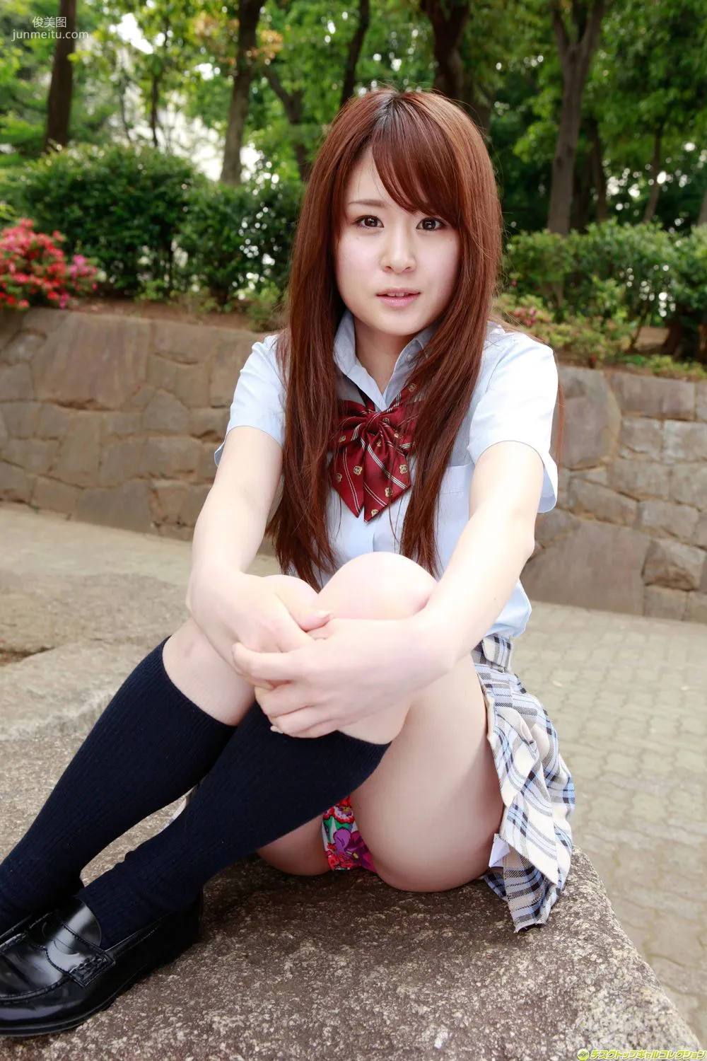 朝菜栞《甘いロリフェイスと制服の完全なる融合！》寫真集 [DGC] NO.1040 56