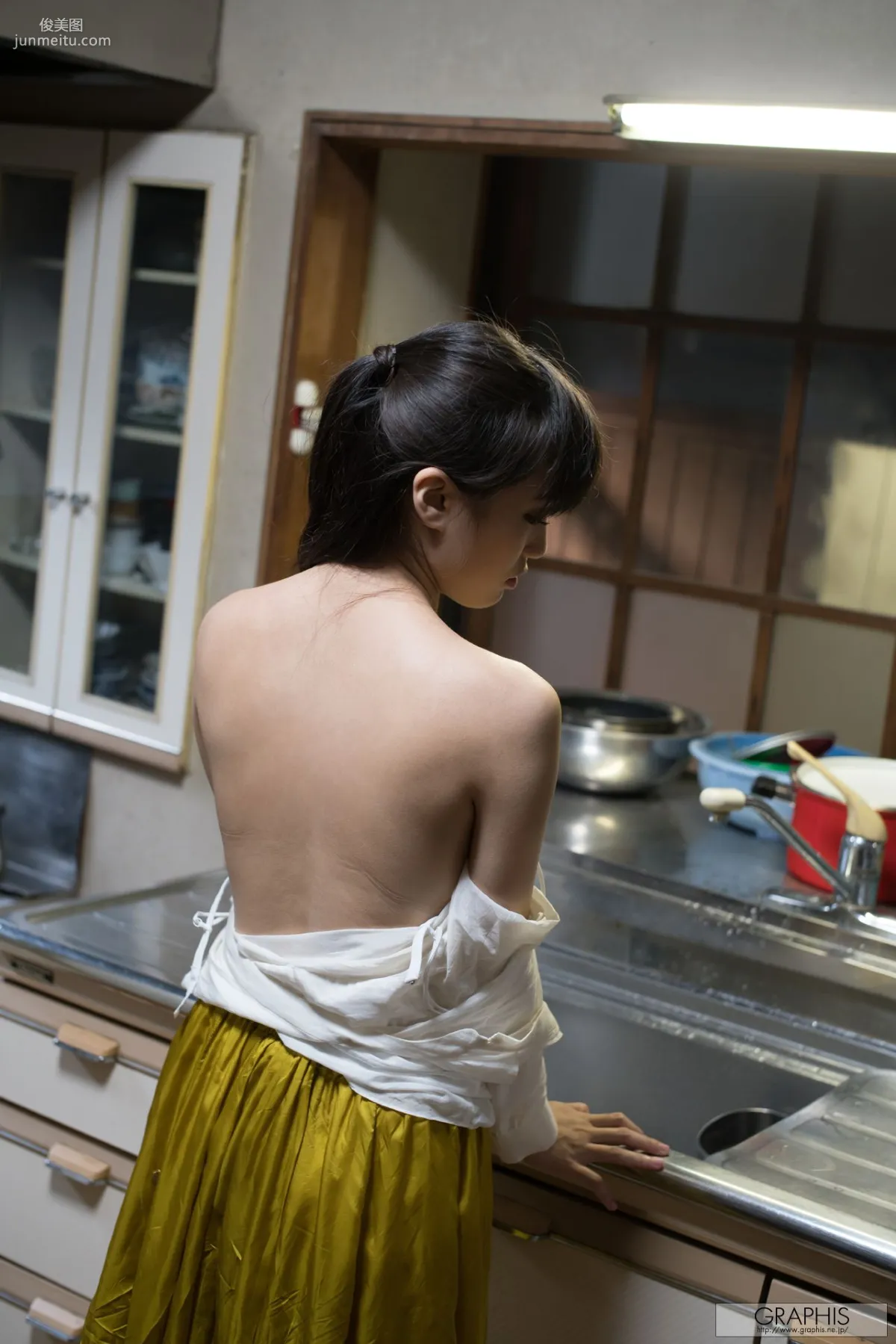 高橋しょう子《Noble bomb》 [Graphis] Gals 寫真集 19