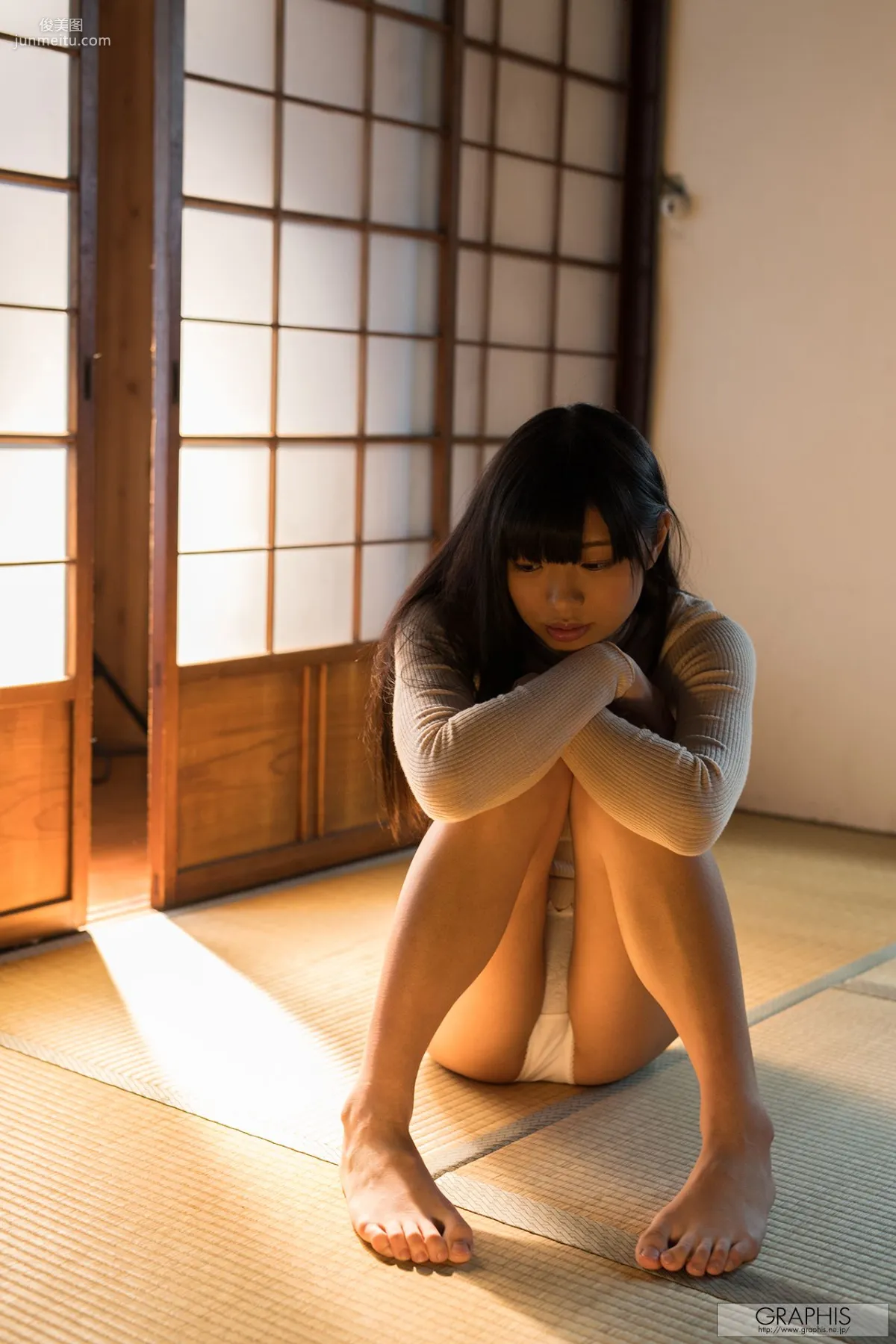 Kiritani Matsuri 桐谷まつり/桐谷まつり [Graphis] First Gravure 初脫ぎ娘 寫真集 28
