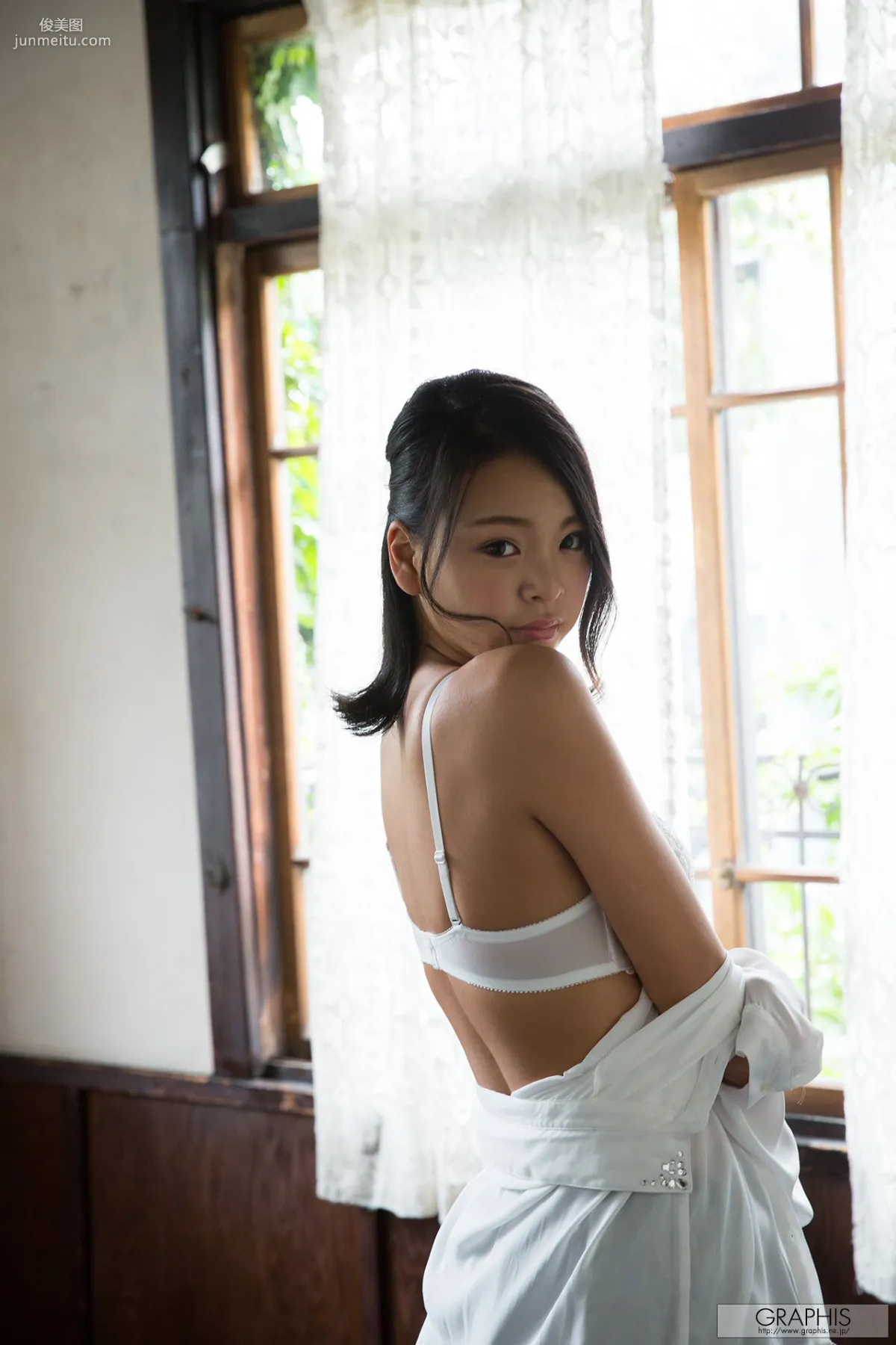 Manaka Minami 南真菜果 [Graphis] First Gravure 初脫ぎ娘 寫真集 30