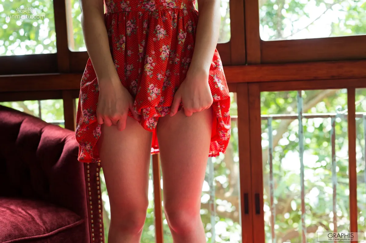 榊梨々亜/榊梨梨亚《Be shy》 [Graphis] Gals 写真集15